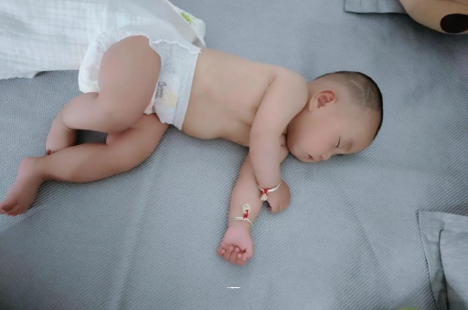 玉树怀孕多久肚子会胀气